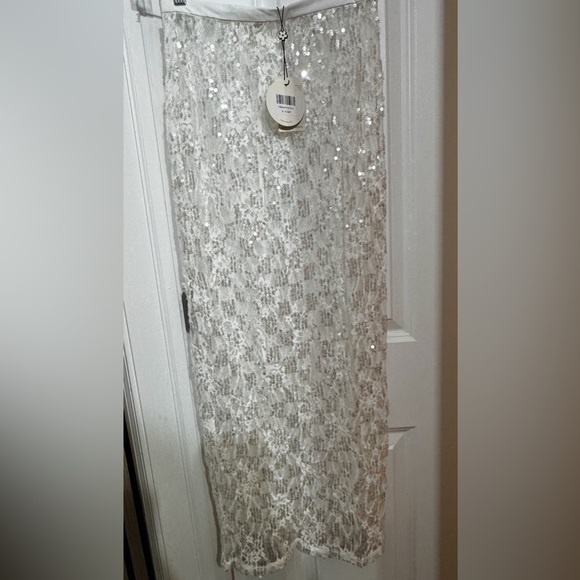 DEVYN SEQUIN MIDI SKIRT WHITE - Picture 4 of 8